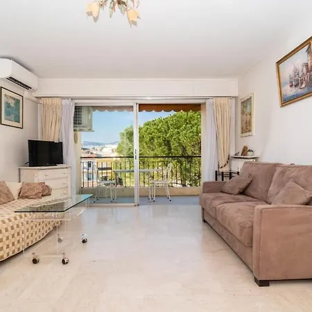 Cosy Center Beaches Shopping And Congresses Live In Merle Apartment